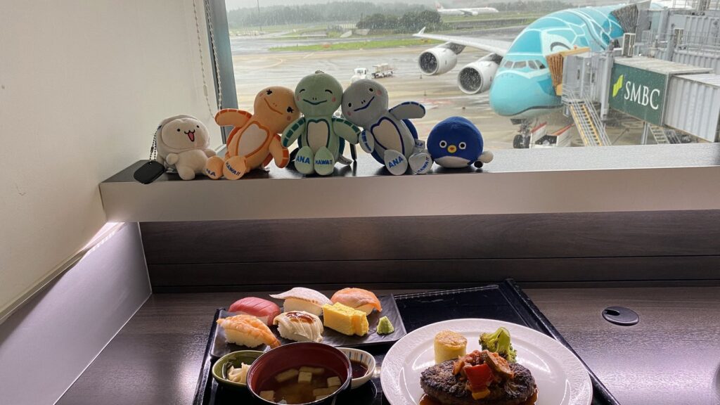 成田空港ANA SUITE LOUNGEでの食事風景
