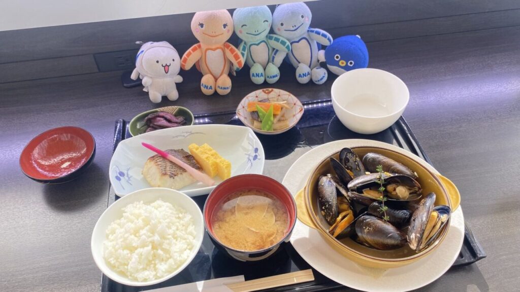 成田空港のANA SUITE LOUNGEの和朝食セット