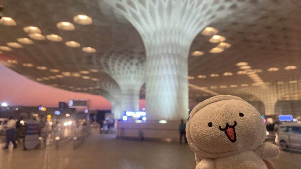ムンバイ空港のタクシー降り場