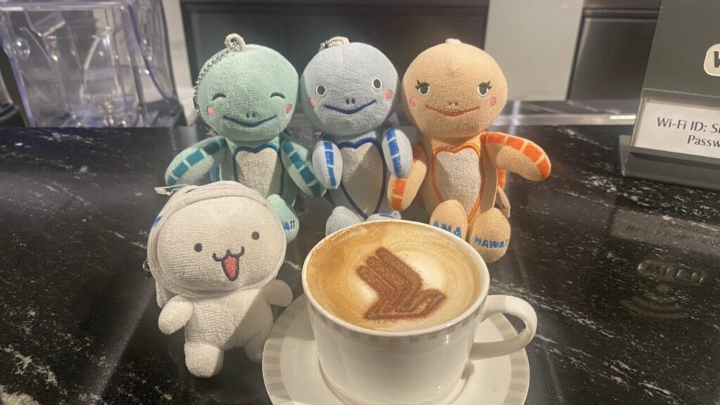 シンガポール航空ビジネスクラス用シルバークリスラウンジのカプチーノ