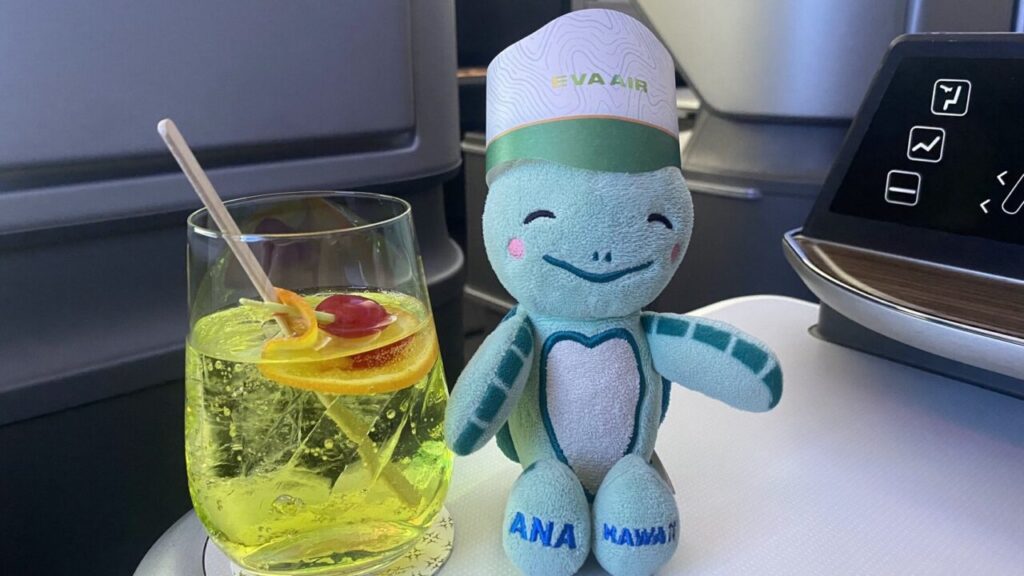 エバー航空ビジネスクラスのシグネチャーカクテル「エバーグリーン」
