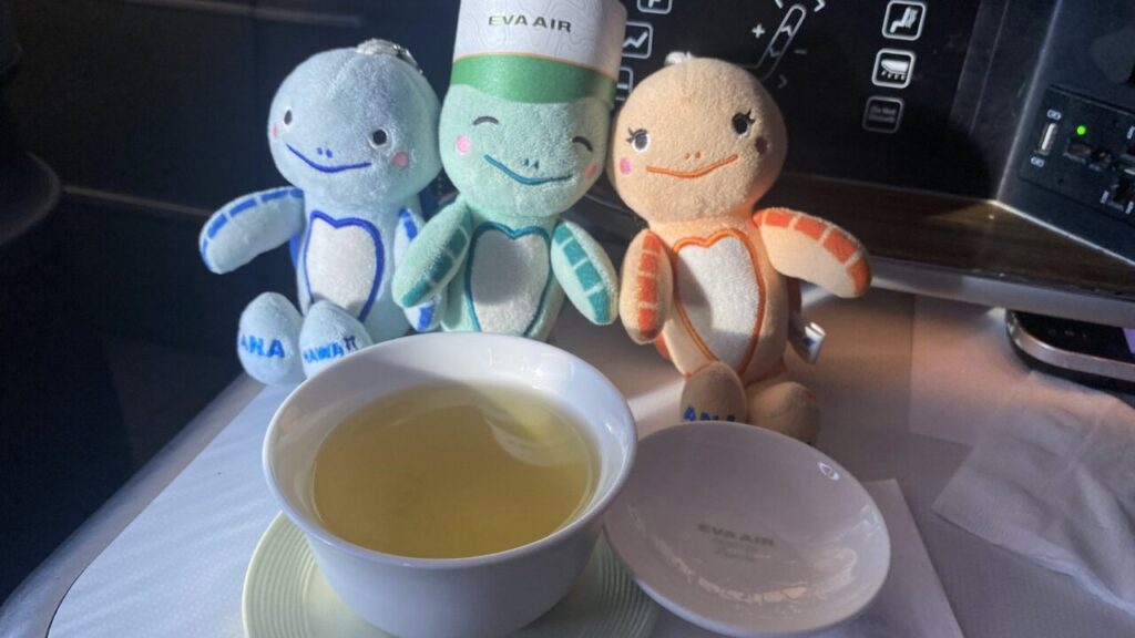 エバー航空ビジネスクラスのチャンピオンシップウーロン茶