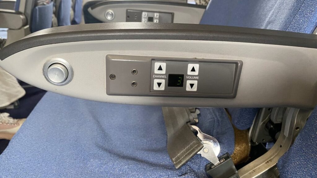 中国国際航空A321のエコノミークラスの座席についた機内オーディオ
