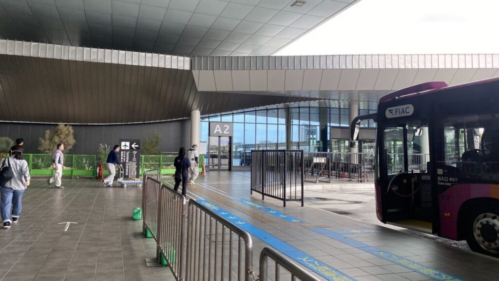 福岡空港国際線のシャトルバスおりば