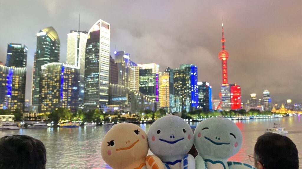 上海市街地とHONUたち