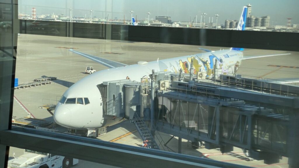 ANA110便ニューヨーク行きのきざいであるイーブイジエットNH