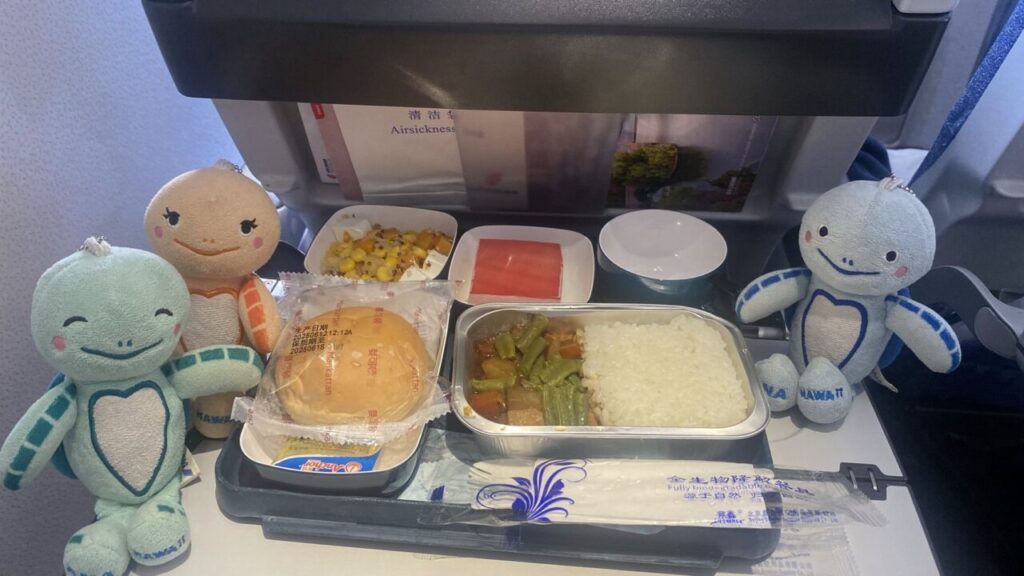 中国国際航空CA825便のエコノミークラス機内食