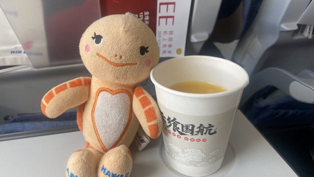 中国国際航空エコノミークラスで提供されるオレンジジュース