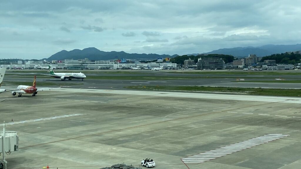 福岡空港国際線ラウンジ福岡から見える外の風景