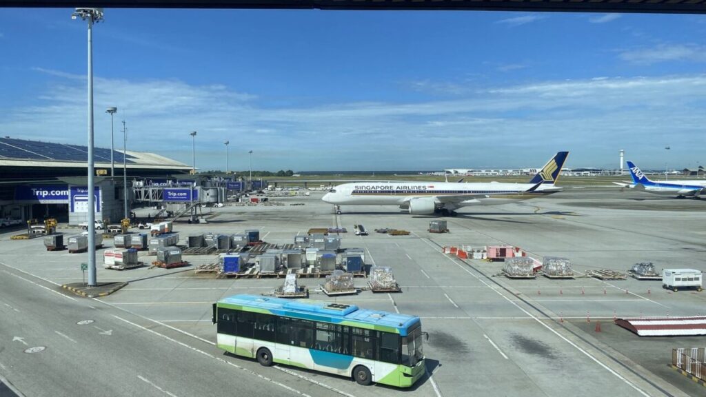 1つ後のシンガポール便の機材が先に到着