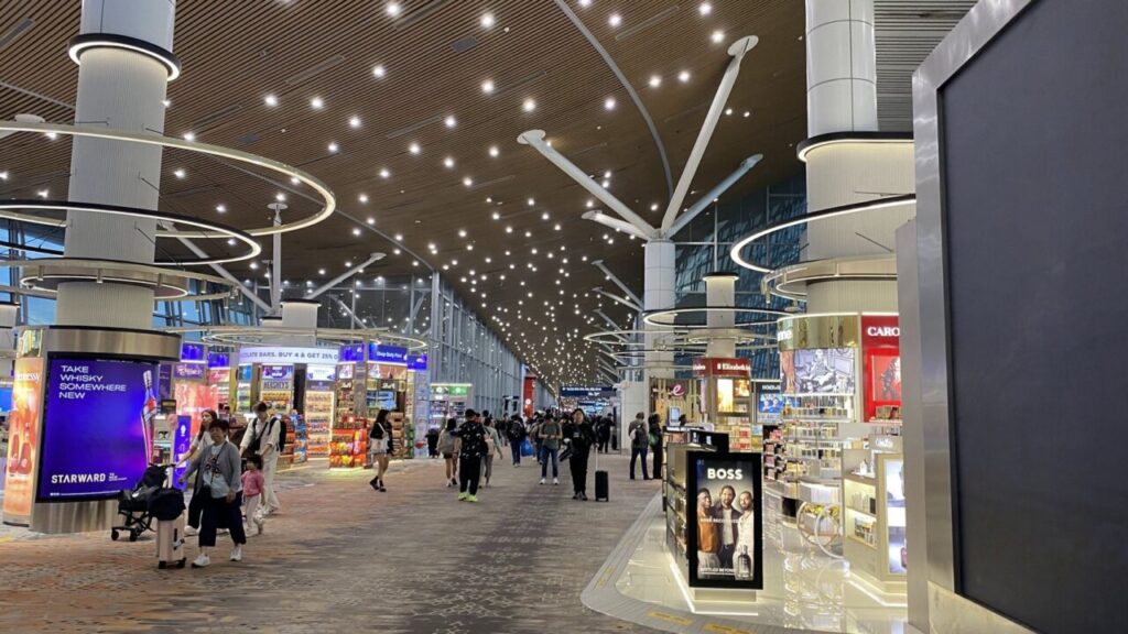 クアラルンプール国際空港のコンタクトピア（メインターミナル）