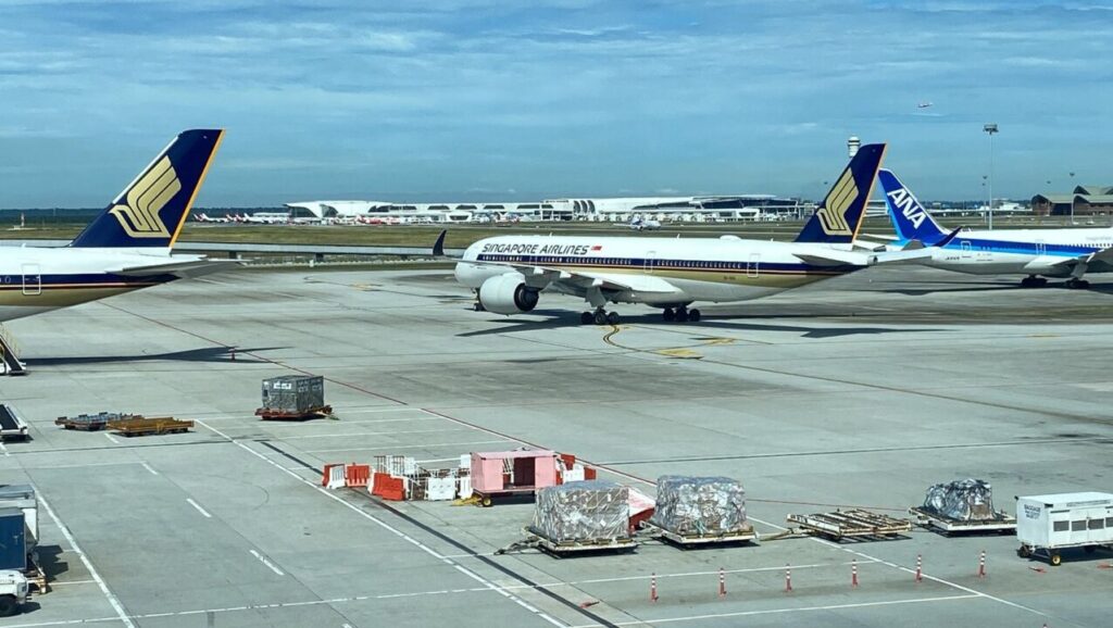 本日の搭乗便である2機目のA350-900が到着