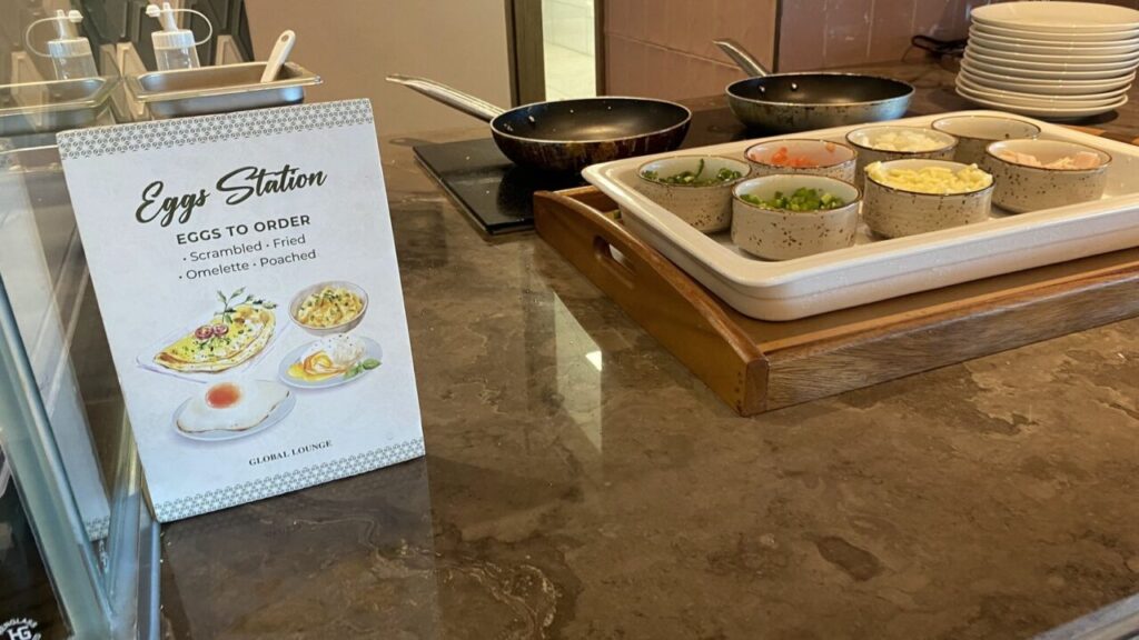 クアラルンプール国際空港トラベルラウンジのエッグステーション