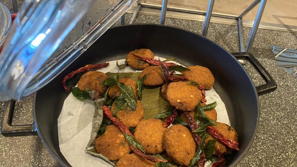 クアラルンプール国際空港トラベルラウンジのマサラバダイ