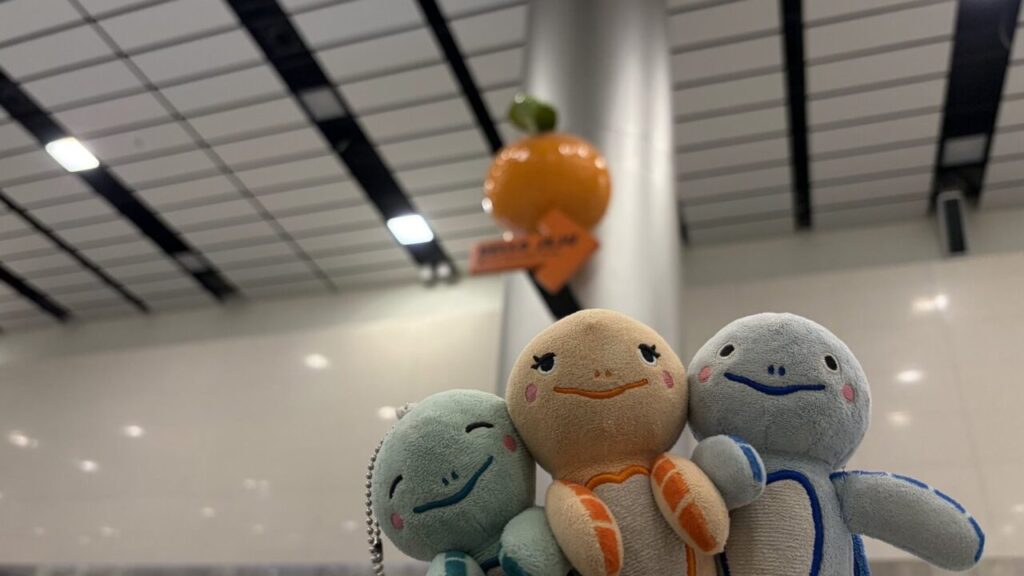 チェジュ空港内に飾られた名物オレンジ