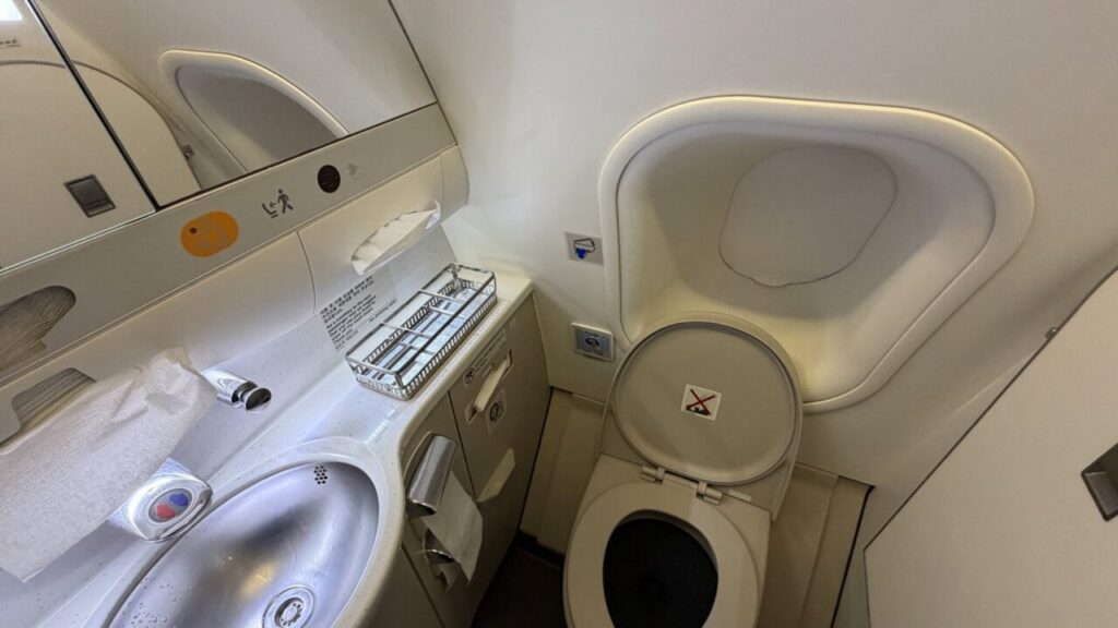 アシアナ航空のA330ビジネスクラス用トイレ