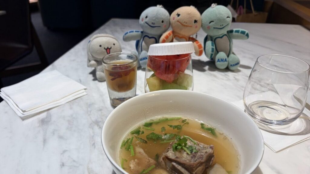 台北桃園空港のシルバークリスラウンジのバクテーを中心とした料理