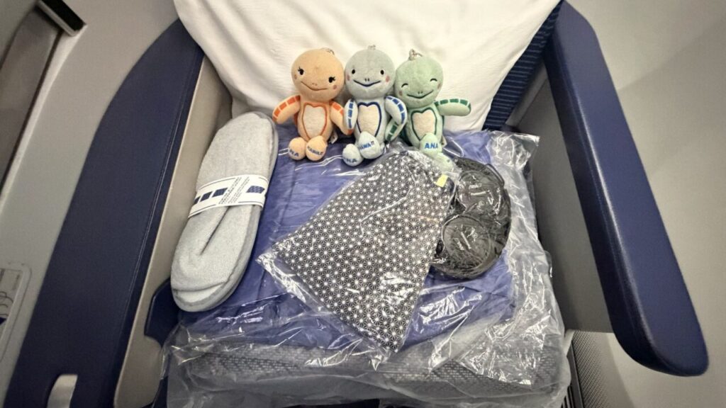 NH802便のビジネスクラスで提供されたアメニティ
