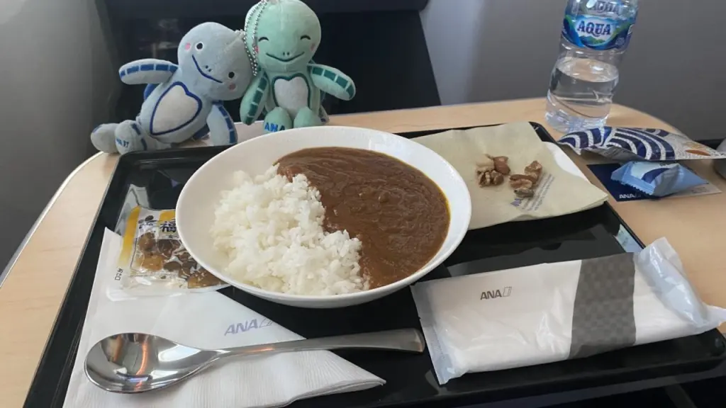 ANA802便ビジネスクラスのアラカルトメニュー、ヴィーガンカレー