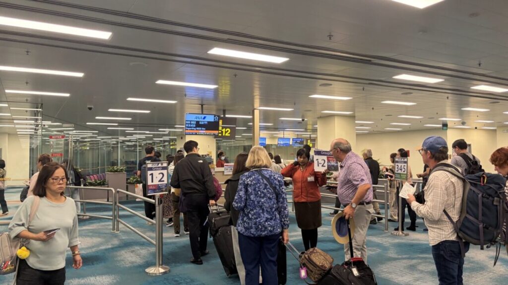 ANA802便の搭乗が始まったシンガポールチャンギ国際空港ゲートE12