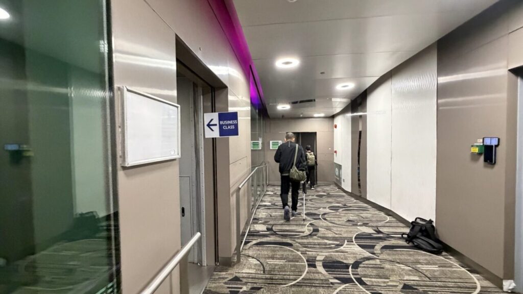 ANA802便の搭乗橋