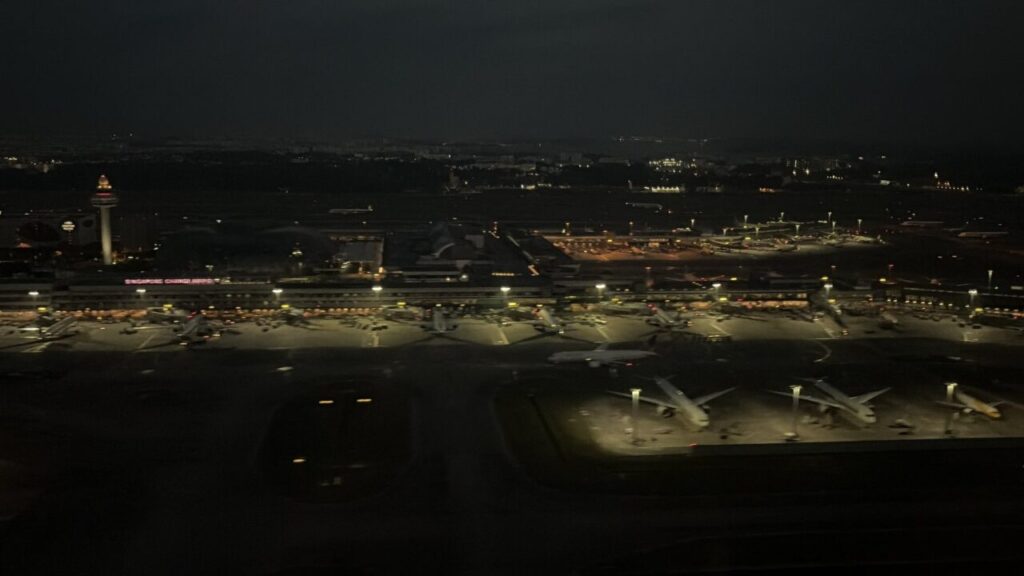 ANA802便から離陸したシンガポールチャンギ国際空港を眺める